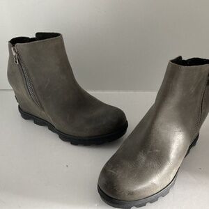 Sorel Joan of Arctic Wedge II Zip Booties Leather Gray Brown Womens 7.5  NWOB